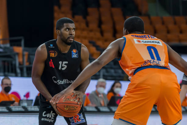 据知情人士 据知情人士