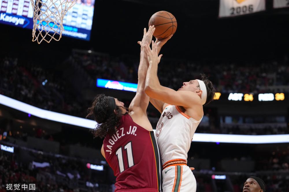 A获得冠军 A获得冠军